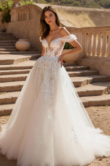 Robe de mariée trapèze ivoire à épaules dénudées en tulle avec appliques de dentelle